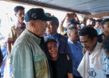 President Ramos-Horta visits four orphans, promises to build them a house