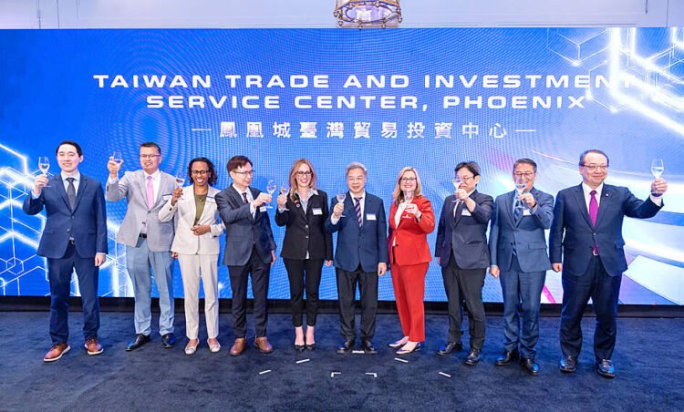 Minister opens hub in Phoenix to boost trade ties