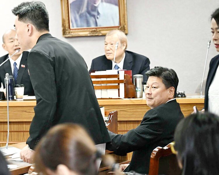 KMT divided on defense budget
