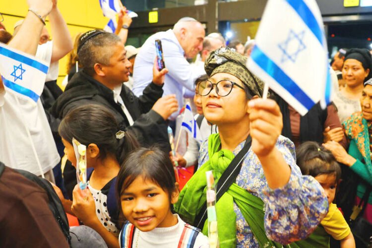 Indians arrive in Israel on tribal descent claims