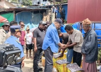 President Ramos-Horta delivers essential goods to underprivileged families in Maubisse