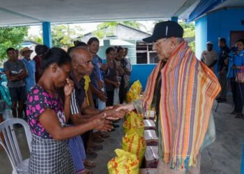 President Ramos-Horta delivers humanitarian assistance to flood-affected families in Suai-Loro