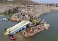 A storm overturns a tourist boat in India… 9 dead and 6 missing, including children