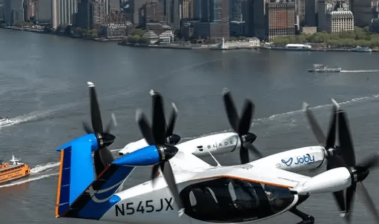 The first electric air taxis flew over New York, can carry up to 5 passengers