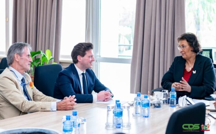 Chairman of the Dutch House of Representatives emphasizes warm ties with Suriname during a visit to the president – de Ware Tijd