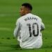 Kylian Mbappé works on the sidelines with his sights set on the Barça-Real Madrid classic