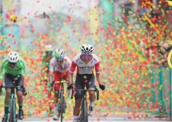 César Guavita of Movistar Best PC finishes at the end and wins the second stage of the Vuelta Bantrab 2026
