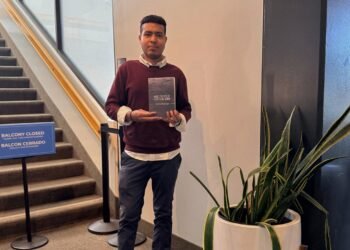 “Even the air hurts me”, the collection of poems by the formerly imprisoned politician Carlos Bojorge