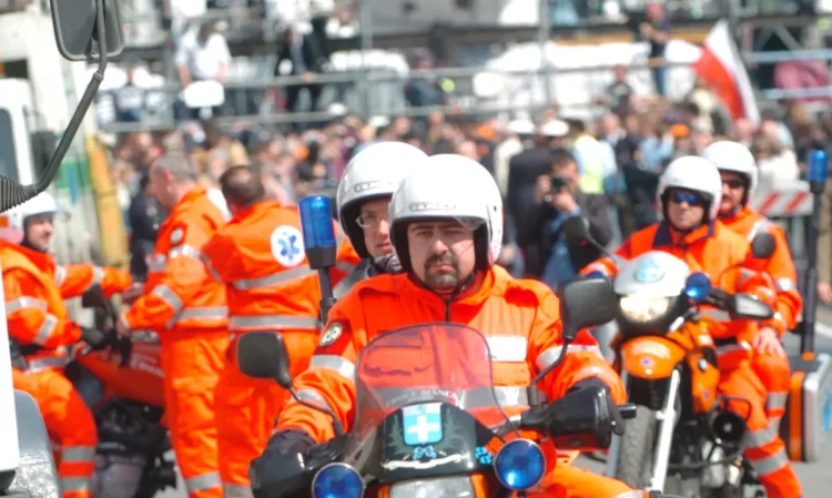 Emergency transport: the police also closed the intersection when escorting the baby to the hospital, 2.