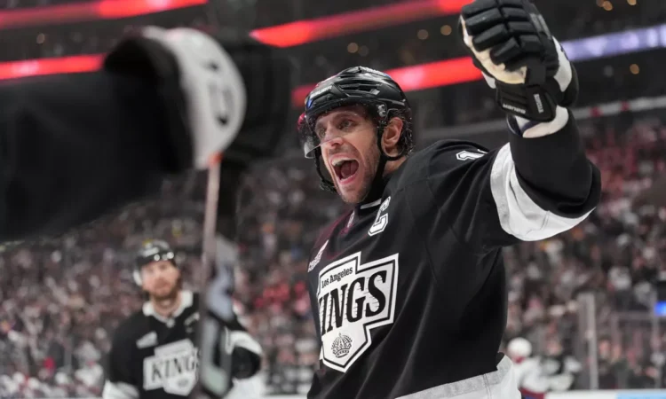 “Thank you, Kopi!”: standing ovation for Kopitar in the last game of his career