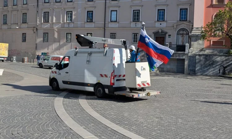The law is the law: why are the streets of Ljubljana flooded with 1,000 flags before the holidays?