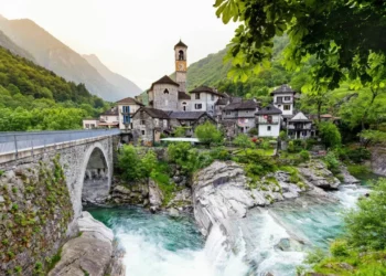 Welfare state, but a third barely survives: “With a pension of 2,000 euros, it is too expensive”
