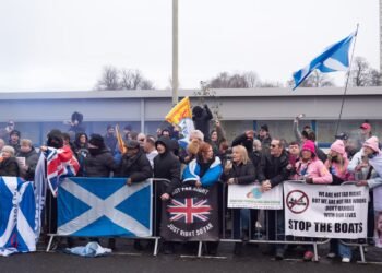 Scottish elections: Reform UK capitalizes on anti-migrant protests in Falkirk