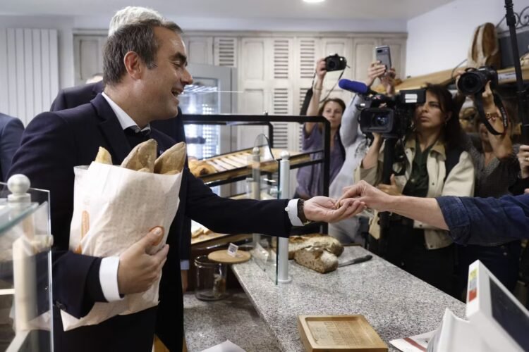 Baguettes take center stage on France’s Labor Day as government encourages bakers to work