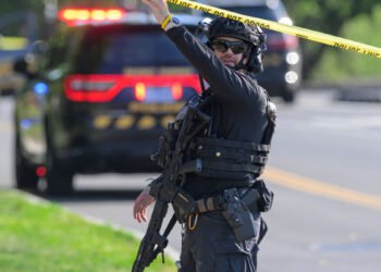 Gunman shot by Secret Service near White House in Washington, D.C.