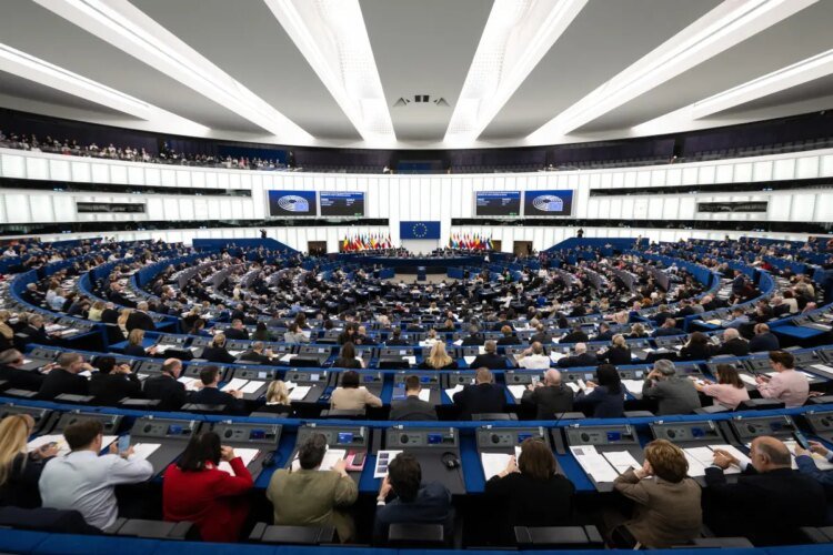 European Parliament maintains sanctions on Venezuelan officials and demands democratic transition in Venezuela