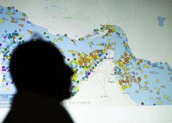 Bahrain and Panama analyze security in the Strait of Hormuz and maritime trade