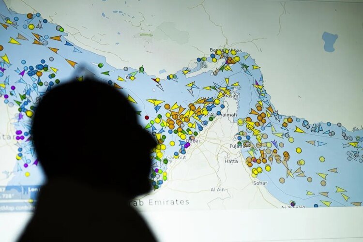 Bahrain and Panama analyze security in the Strait of Hormuz and maritime trade