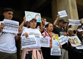 ‘It’s a mockery’: They cry out for political prisoners in the face of delays in Venezuela