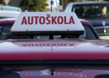 QUIZ: Do you still know the basic terms from driving school? They might surprise you