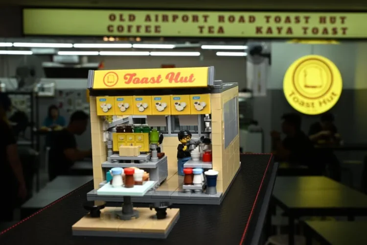 A gift to remember: US tourist surprises Singapore hawkers with Lego models of their stalls
