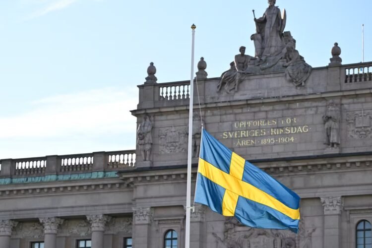 Sweden retroactively tightens requirements for naturalization