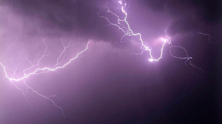 Europe is flooded with rain, storms invaded the west of Bohemia. Slovak fields, however, continue to remain dry. When will it change? – Home – News