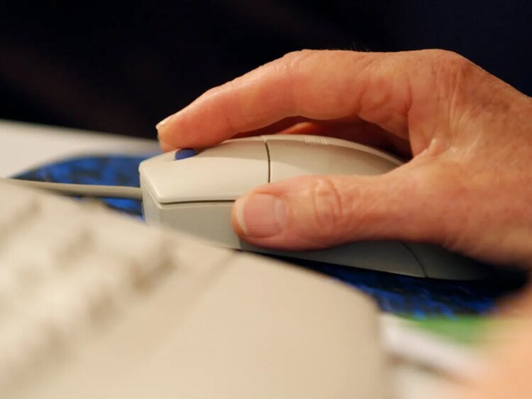More Swiss working beyond retirement age