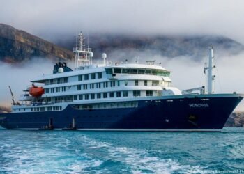 Suspected cases of hantavirus on cruise ship will be evacuated to the Netherlands
