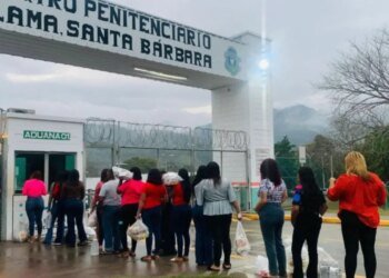 “They stripped me completely naked”: they denounce degrading reviews in prisons in Honduras