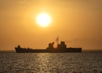 US seizure of Iranian ship causes oil to rise 5% and increases risk in the Strait of Hormuz