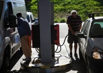 Brussels wants to teach citizens to save on fuel while driving