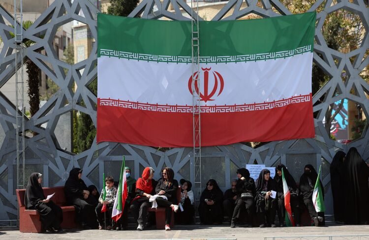 Middle East. Iran keeps Strait of Hormuz closed while US blockade lasts
