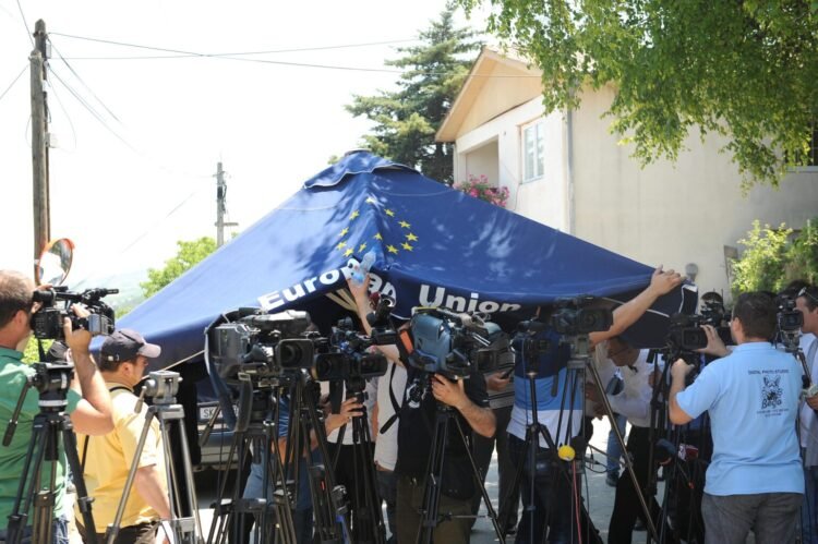 Restraint for candidates, discretion for EU members