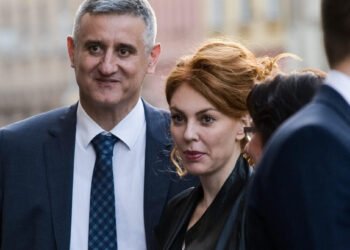 WHAT DO FORMER POLITICIANS DO? Karamarko in the red, Žalac shut down its business, and the former minister makes millions. Perhaps the strongest transfer from politics to business