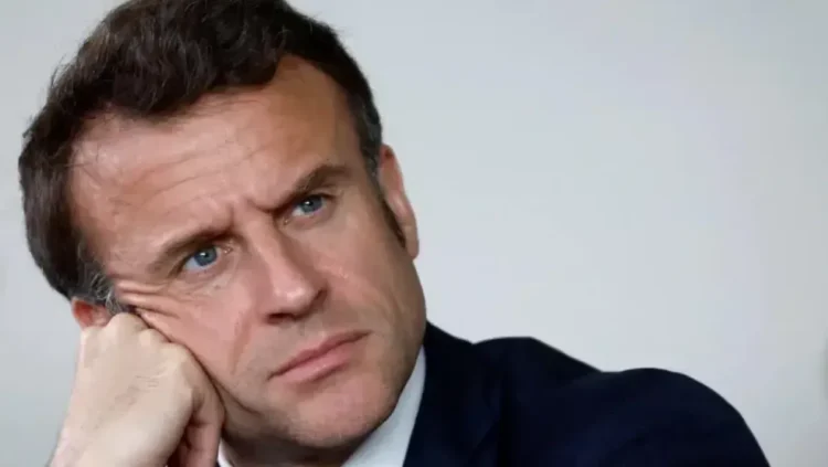 Macron: “What do we do with Algeria?”