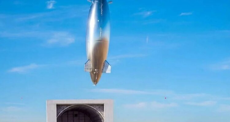Non-stop flight record from solar-powered airship