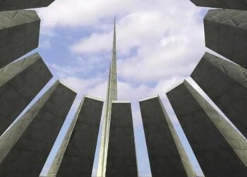 The government of Armenia thinks that it is erasing the past by ignoring history. “Area”