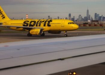 Spirit to halt all flights as of early Saturday