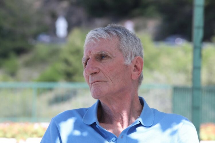 PREMIUM More than sport, life interview Legendary Iko Buljan: ‘Uh, that was the hardest moment of my life. When that picture came out, I wished I wasn’t there…’ Slaven Alfirević writes. Young people today cannot understand, we are sure of it, how great a football player Ivan Buljan was, our Iko from Imot. He played his last game for Hajduk in 1976 in Karaburma, in an ill-fated 1:1 match with Belgrade, which cost Hajduk its third consecutive double crown. Hajduk needed a win, a draw was not enough… Seven days earlier against Sarajevo at Stari plac in a 4:0 victory, he scored twice. Who would have thought about the defensive giant of the soft …