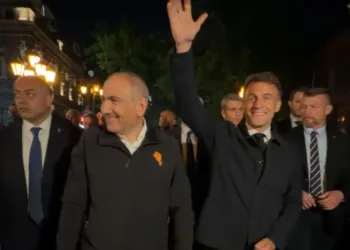 Pashinyan and Macron took a walk in the center of Yerevan 00:31, May 4