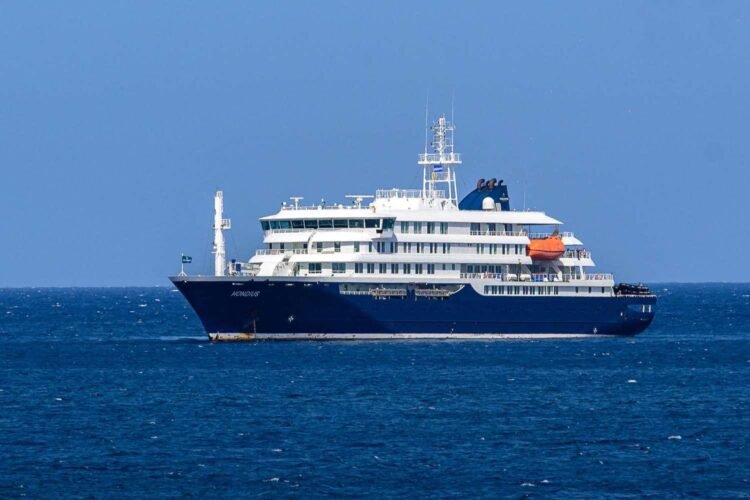 3 people died due to hantavirus infection on a ship in the Atlantic Ocean