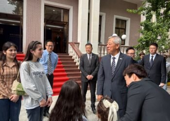 Meetings, stories and help for children: an Open Day was held at the Chinese Embassy