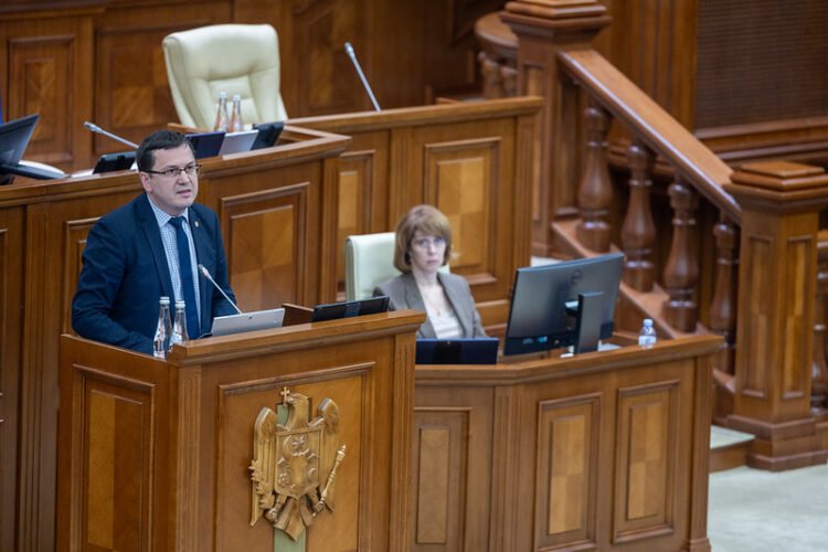 (VIDEO) The political crisis in Romania is causing concern in Moldova. PAS MP: “Of course it will affect us”