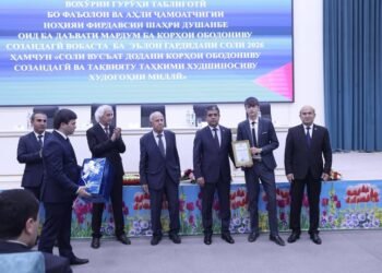 The Dushanbe schoolboy who saved a drowning girl received another award – from the administration of the Firdavsi district