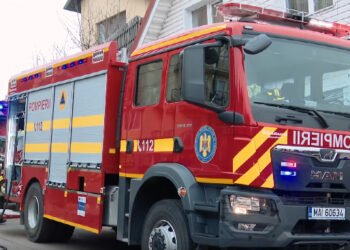 Fire in Sector 5 in Bucharest. The roofs of two houses burned UPDATE