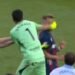 Crazy gesture in a Spanish derby. Eliminated, the goalkeeper punched an opponent in the face VIDEO