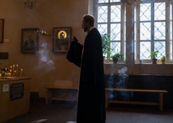 Two priests allegedly got into a fight in a private church in Târgu-Jiu. One of them was dismissed 3 years ago, but would have continued to serve