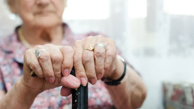 The owner of a residential complex in Florida was convicted of elder abuse: she must serve effective prison
