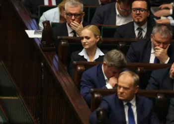 Will Chaos in Healthcare Sink the Ruling Coalition? “This Is Outrageous”